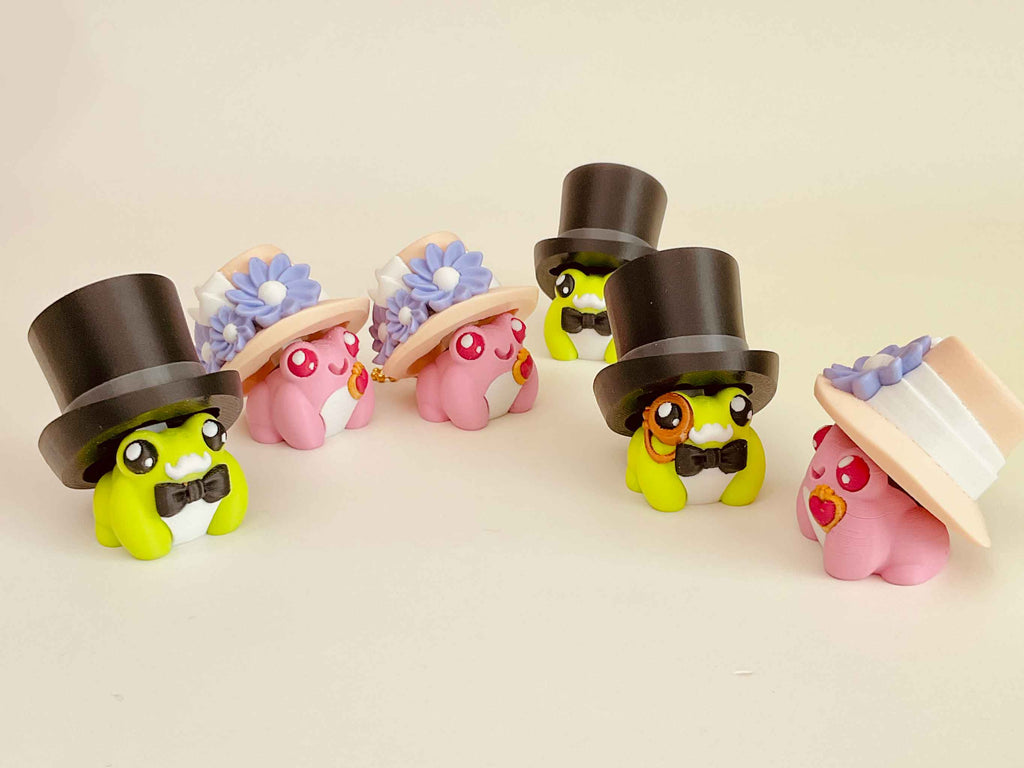 Victorian Fancy Frog Couple – Handmade Clicker Figurines