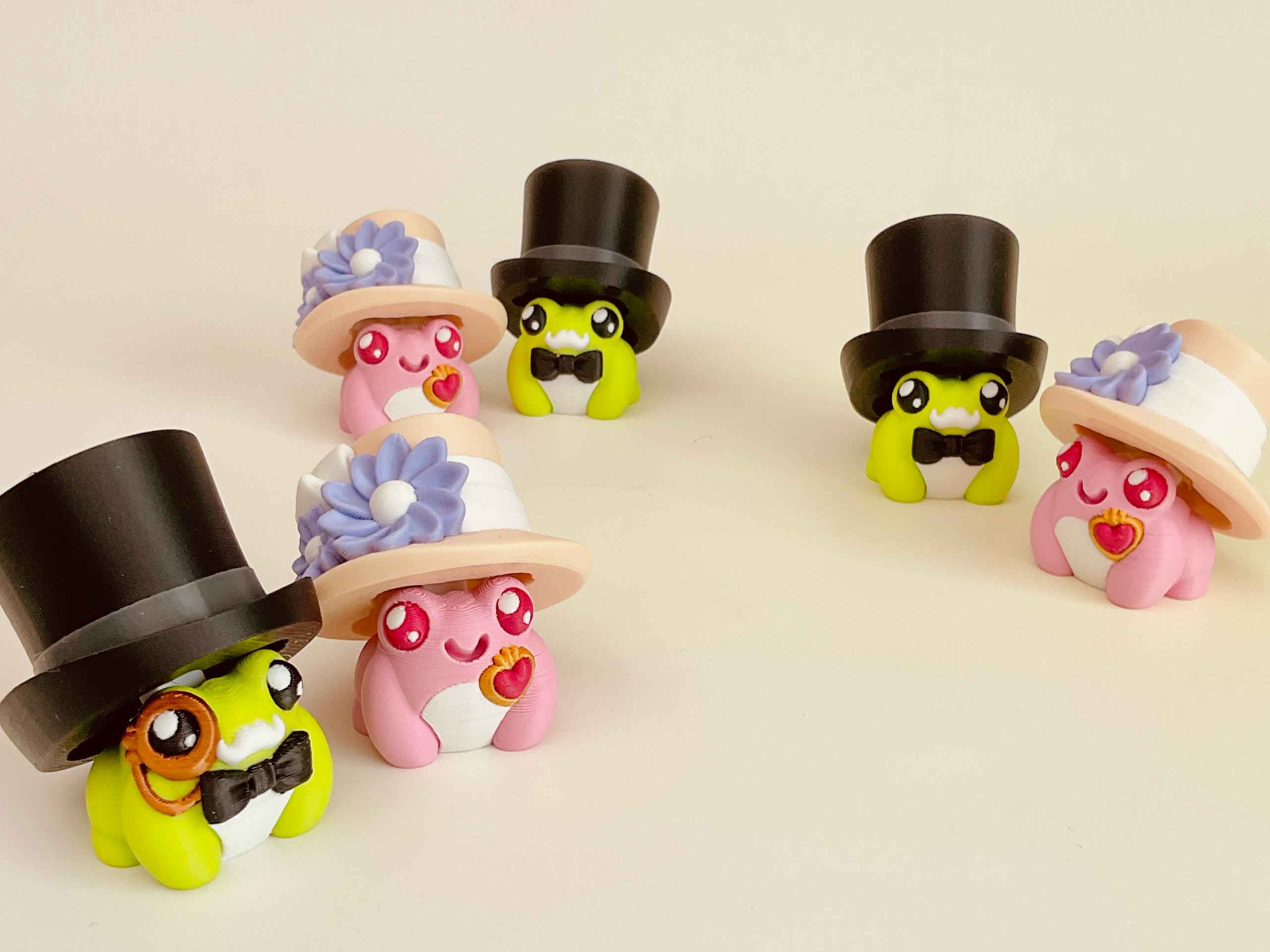 Victorian Fancy Frog Couple – Handmade Clicker Figurines